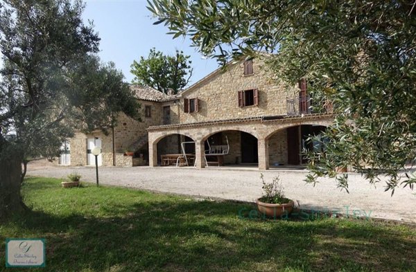 casale in vendita a San Severino Marche in zona Pitino