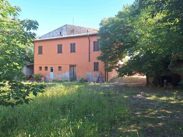 casa indipendente in vendita a San Severino Marche in zona Colotto