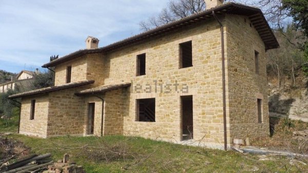 casale in vendita a San Severino Marche