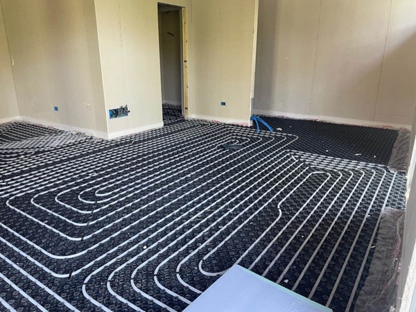 casa indipendente in vendita a San Severino Marche in zona Parolito