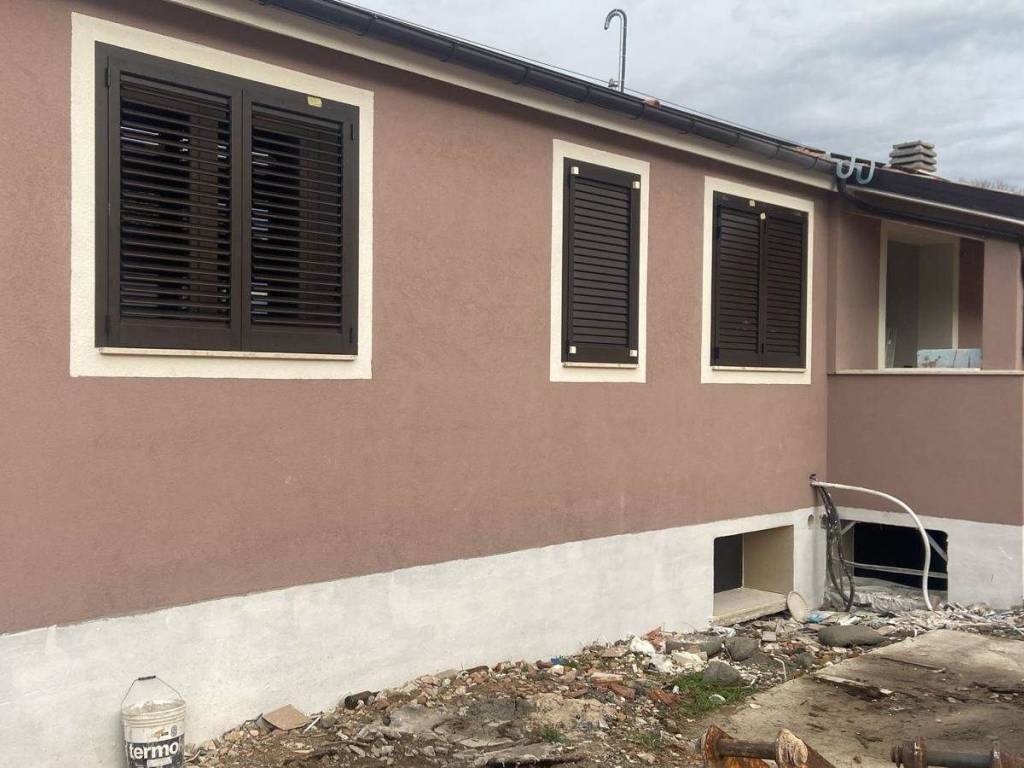 casa indipendente in vendita a San Severino Marche in zona Parolito