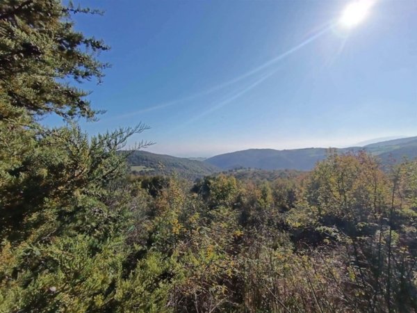 casa indipendente in vendita a San Severino Marche in zona Ugliano