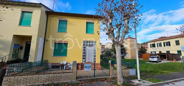 casa indipendente in vendita a San Severino Marche