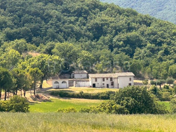 casa indipendente in vendita a San Severino Marche in zona Sant'Elena