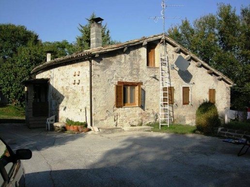 casa indipendente in vendita a San Severino Marche in zona Marciano