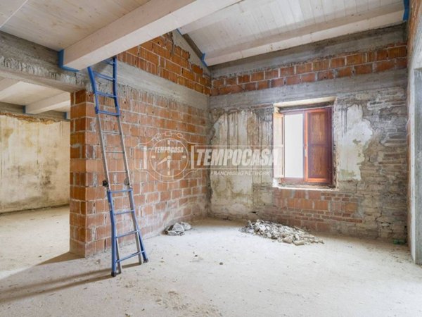 casa indipendente in vendita a San Severino Marche