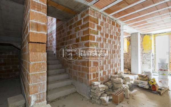 casa indipendente in vendita a San Severino Marche