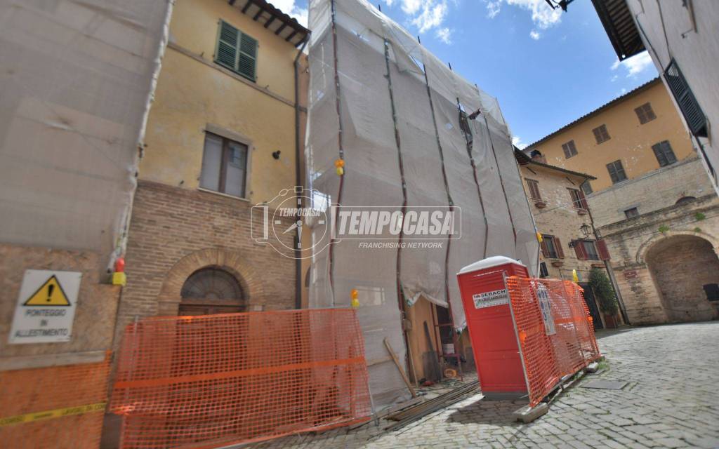 casa indipendente in vendita a San Severino Marche