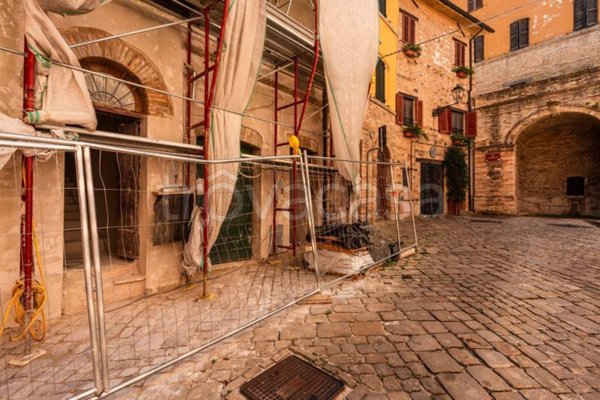 casa indipendente in vendita a San Severino Marche