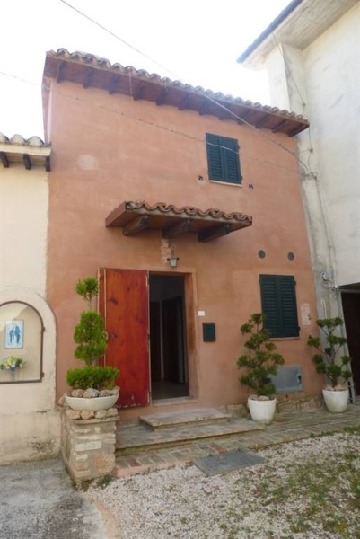 casa semindipendente in vendita a San Severino Marche in zona Stigliano