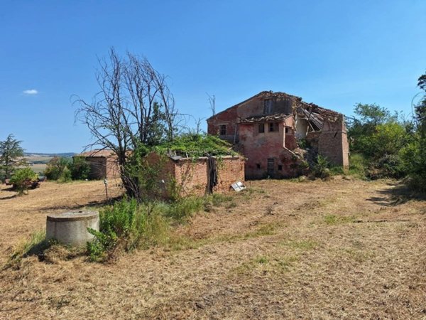 casa indipendente in vendita a San Severino Marche in zona Rocchetta