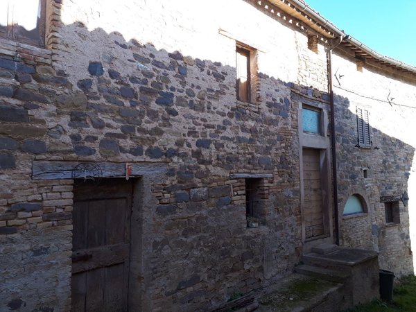casa indipendente in vendita a San Severino Marche