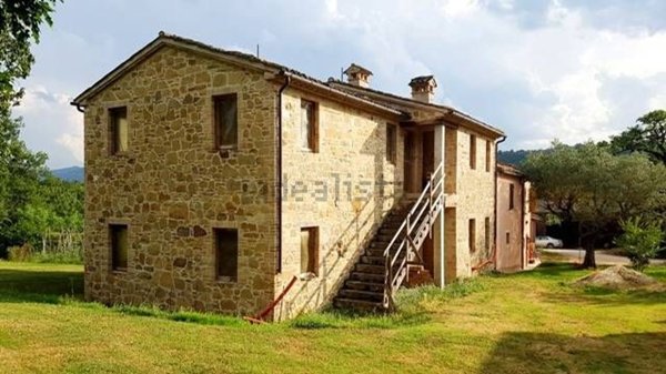 casa indipendente in vendita a San Severino Marche in zona Cesolo
