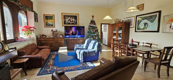 casa indipendente in vendita a San Severino Marche in zona Rocchetta