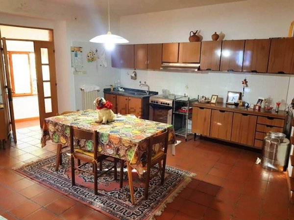 casa indipendente in vendita a San Severino Marche in zona Sant'Elena