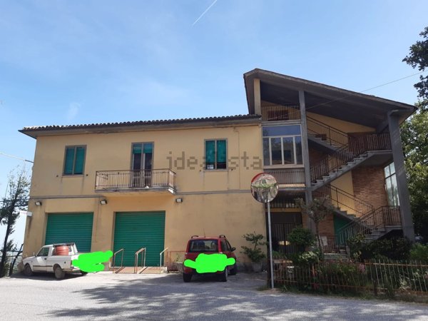 casa indipendente in vendita a San Severino Marche in zona Corsciano