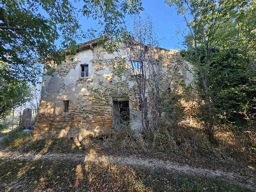 casale in vendita a San Severino Marche