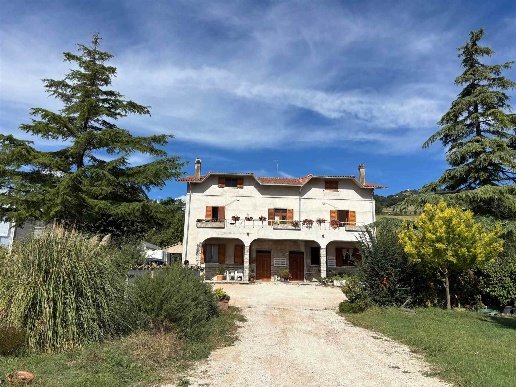 casa indipendente in vendita a San Severino Marche in zona Rocchetta