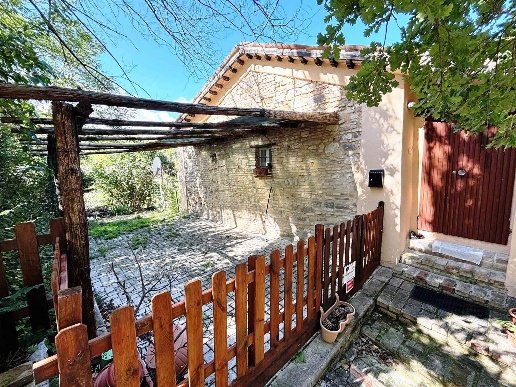 casa indipendente in vendita a San Severino Marche