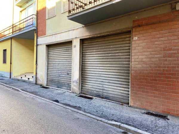locale commerciale in vendita a San Severino Marche