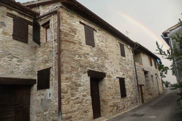 casa indipendente in vendita a San Severino Marche