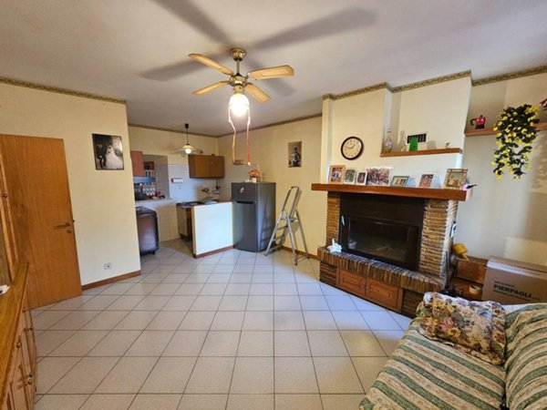 casa indipendente in vendita a San Severino Marche in zona Serrone