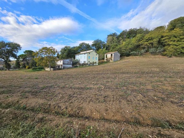 casa indipendente in vendita a San Severino Marche in zona Serralta
