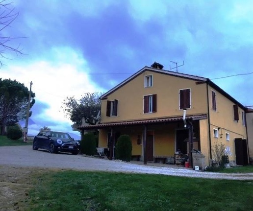 casa semindipendente in vendita a San Severino Marche in zona Isola