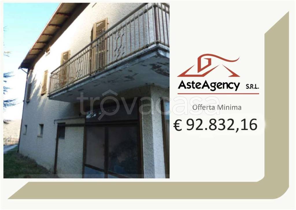 casa indipendente in vendita a San Severino Marche in zona Pitino