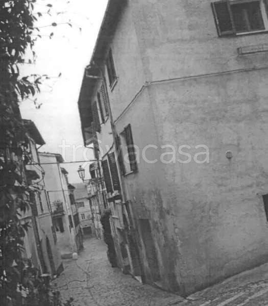 casa indipendente in vendita a San Severino Marche