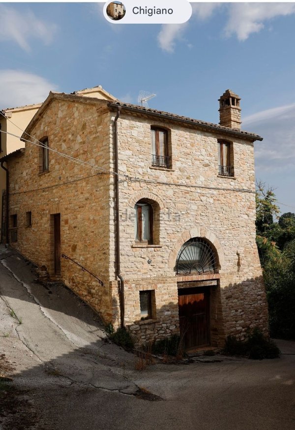 casale in vendita a San Severino Marche in zona Chigiano