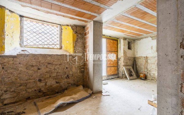 casa indipendente in vendita a San Severino Marche