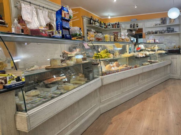 negozio in vendita a San Severino Marche