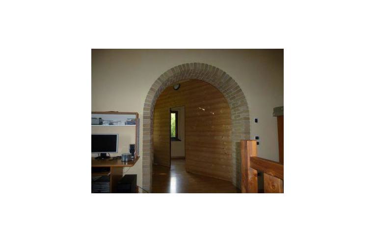 casa indipendente in vendita a San Severino Marche in zona Portolo