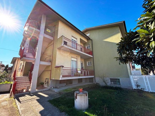 casa indipendente in vendita a San Severino Marche