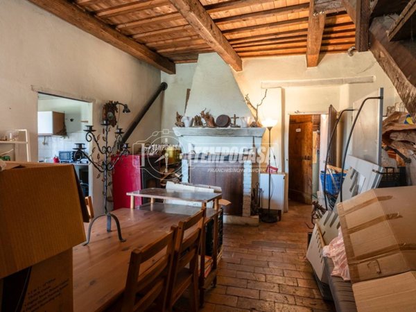 casale in vendita a San Severino Marche