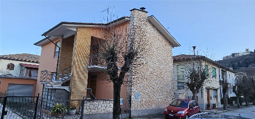 casa indipendente in vendita a San Severino Marche