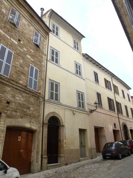 intera palazzina in vendita a San Severino Marche