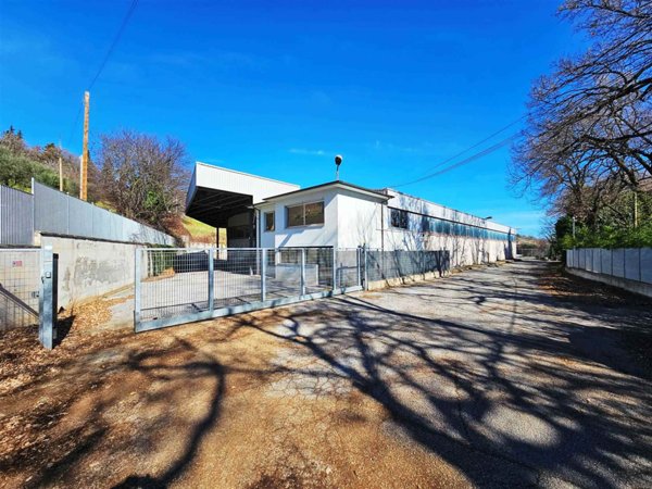 capannone in vendita a San Severino Marche