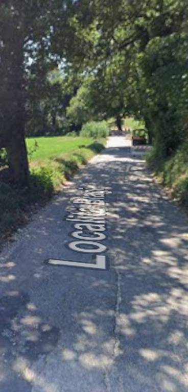 locale commerciale in vendita a San Severino Marche in zona Biagi