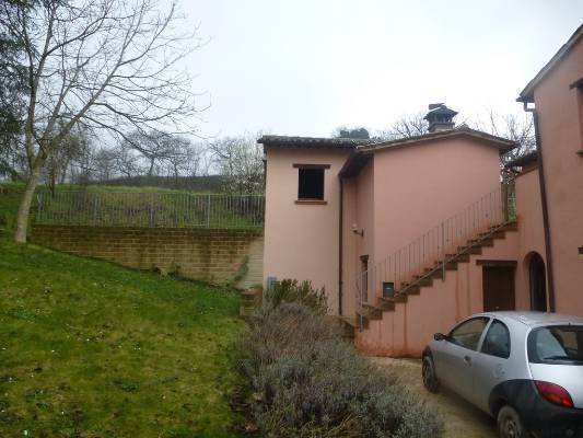 casa indipendente in vendita a San Severino Marche