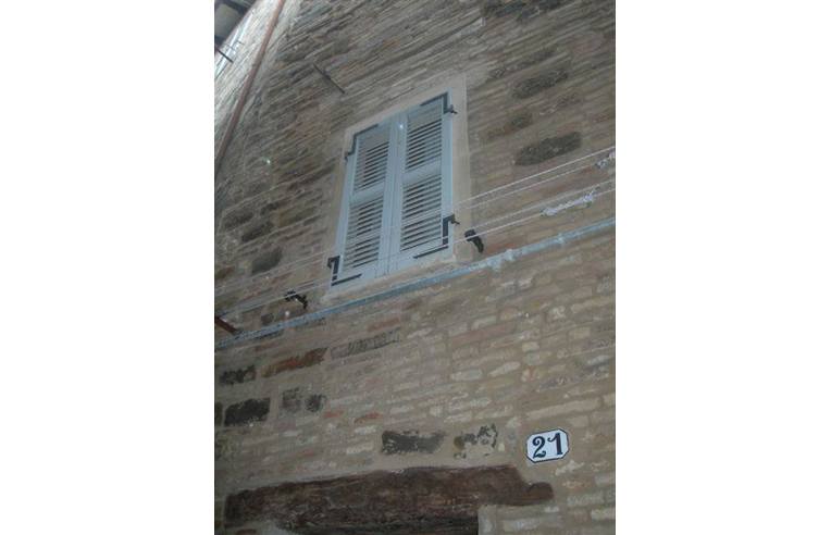 casa indipendente in vendita a San Severino Marche