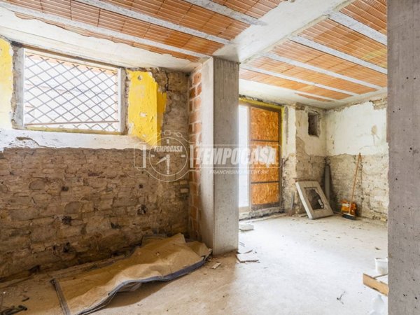 casa indipendente in vendita a San Severino Marche