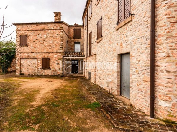 appartamento in vendita a San Severino Marche in zona Chigiano
