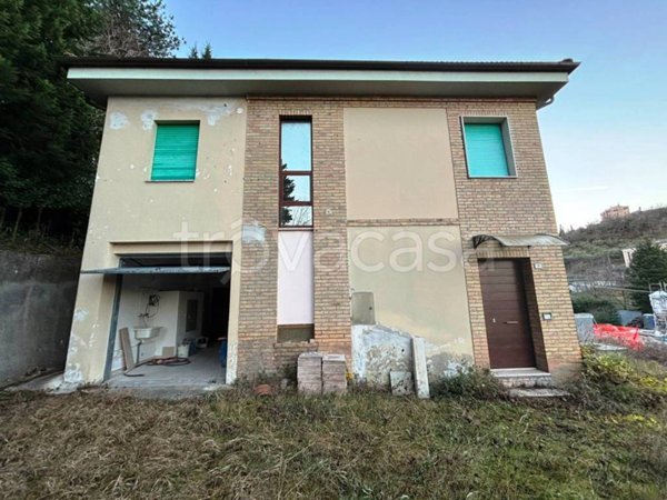 casa indipendente in vendita a San Severino Marche