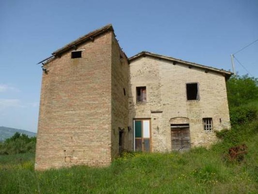 casale in vendita a San Severino Marche