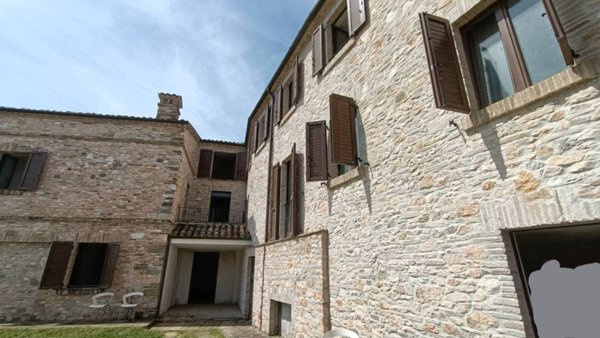 appartamento in vendita a San Severino Marche in zona Chigiano