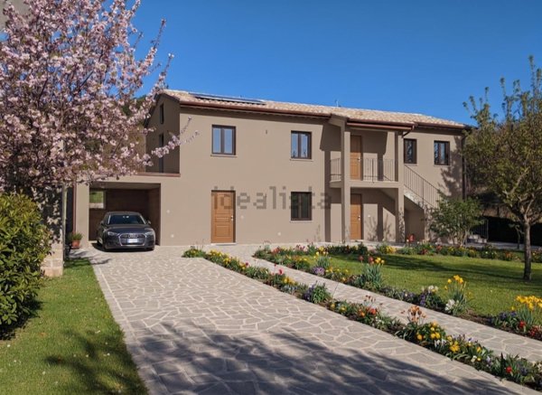 casa indipendente in vendita a San Severino Marche in zona Serripola