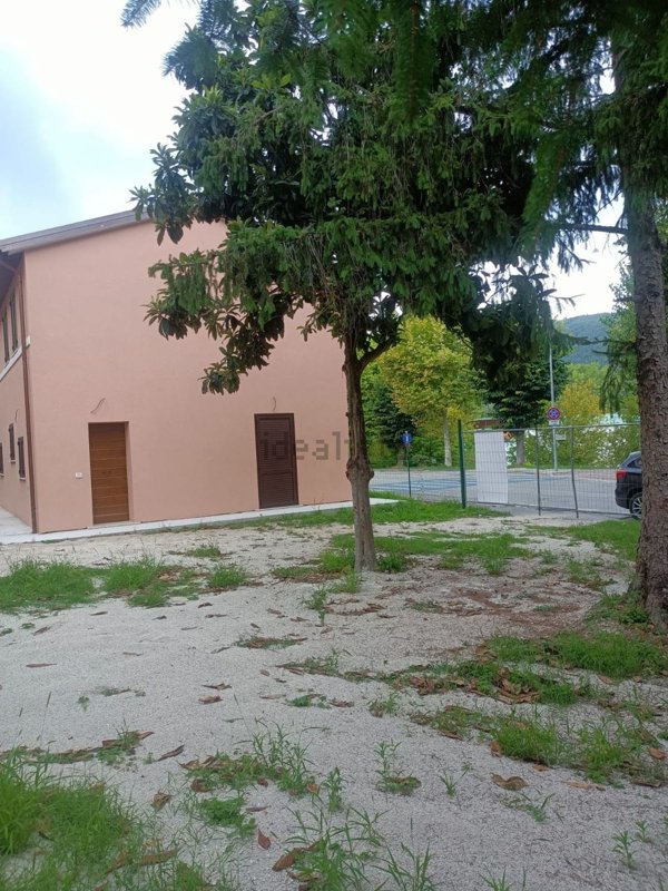 casa indipendente in vendita a San Severino Marche