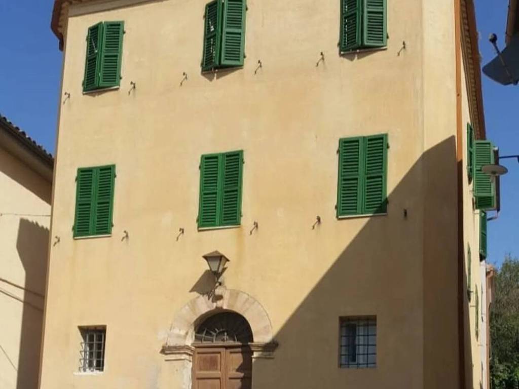 casa indipendente in vendita a San Severino Marche